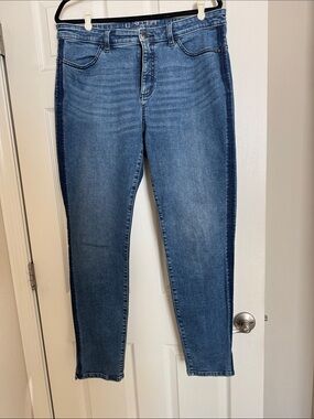 G by Giuliana Two-Tone Blue Skinny Jeans with Dark Side Panels